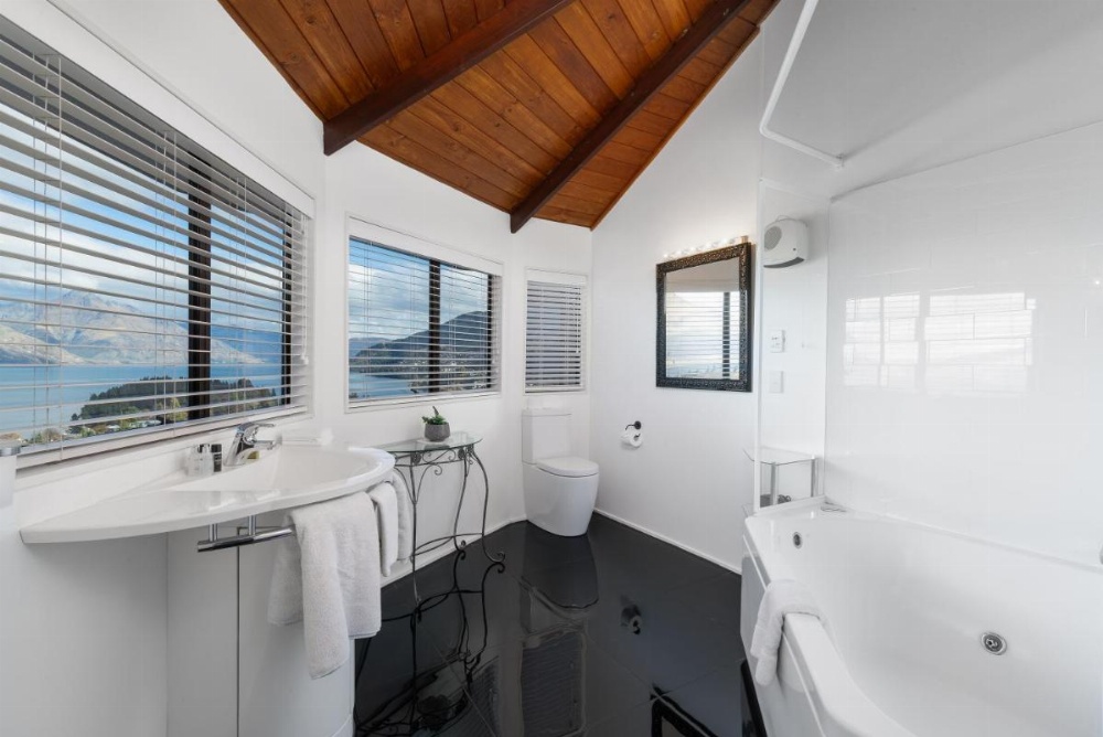 Balmoral Lodge Image 25