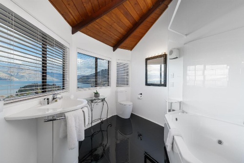 Balmoral Lodge image 25